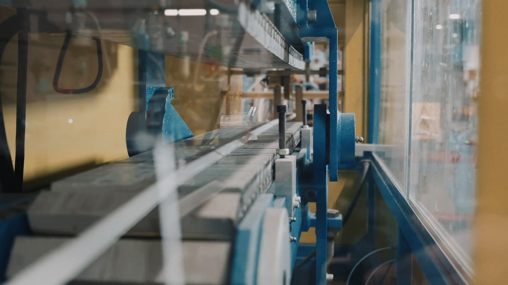 video-frame-lavorazione-plastica-01 Liana | Estrusione di materie plastiche